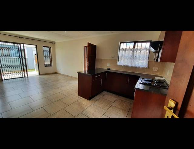 3 BEDROOM TOWNHOUSE FOR SALE IN THE REEDS